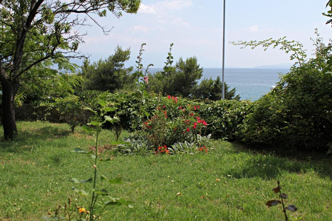 Apartments By The Sea Novi Vinodolski - 5558 Eksteriør billede