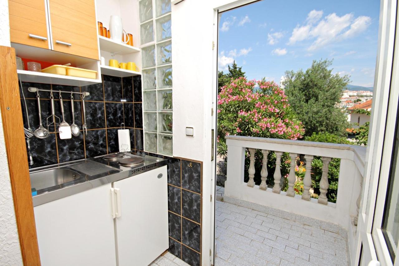 Apartments By The Sea Novi Vinodolski - 5558 Eksteriør billede